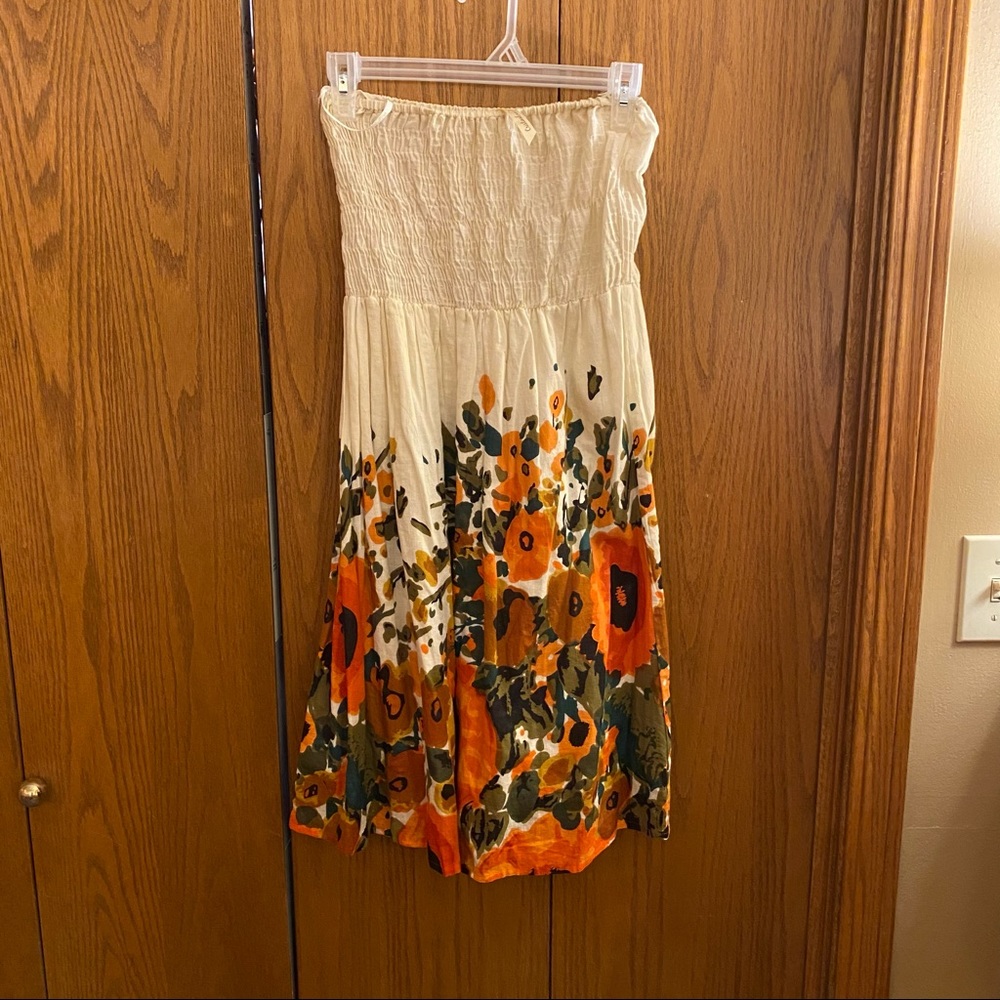Strapless flowery dress